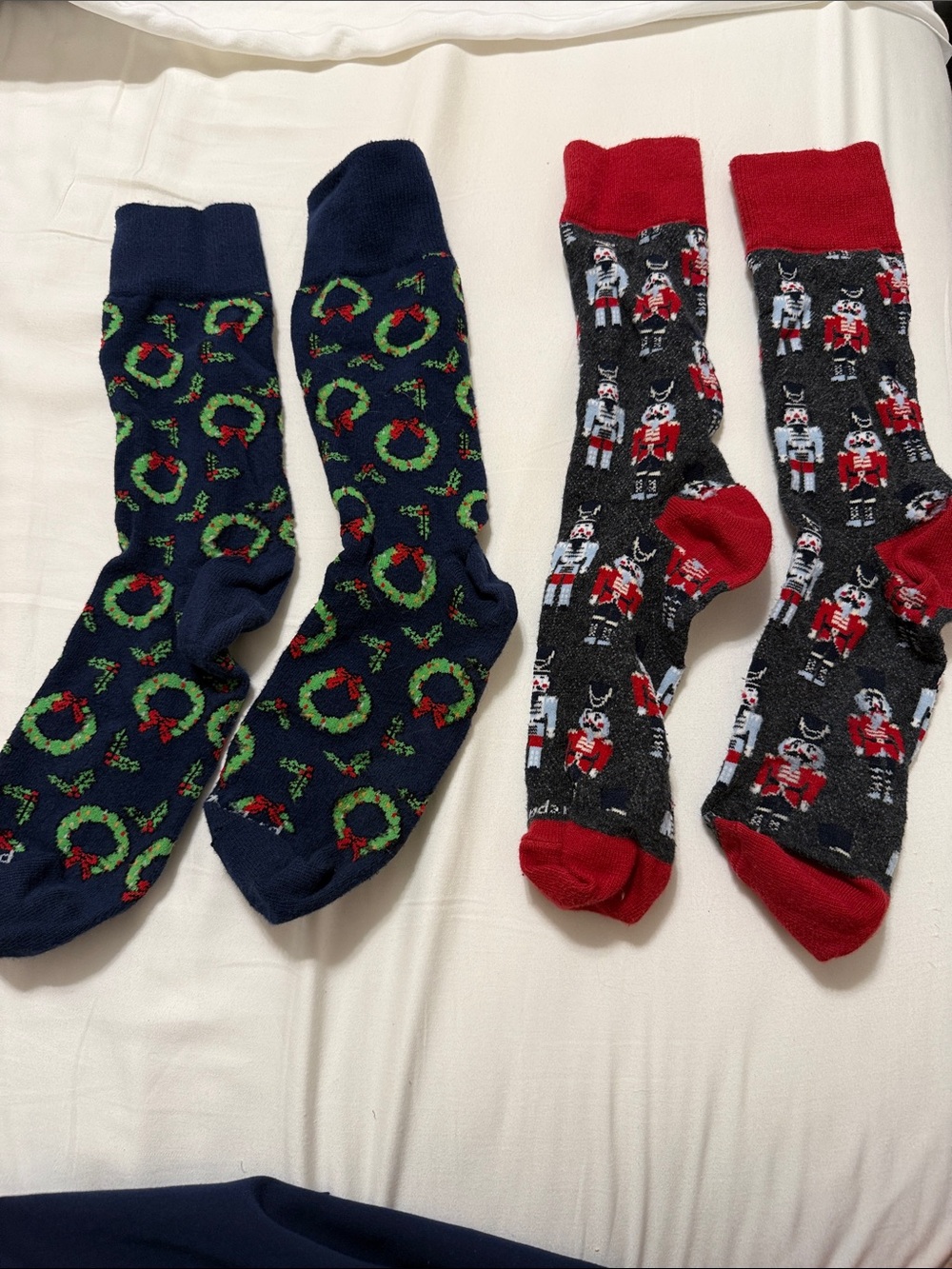 Men's Holiday Crew Socks - Navy Wreath & Charcoal Nutcracker Pack